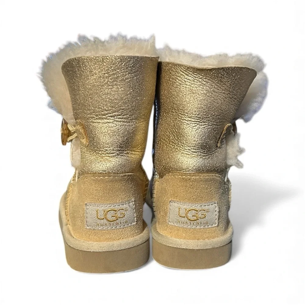 UGG Bayley Shearling-Lined gold toddler Boots sz 8